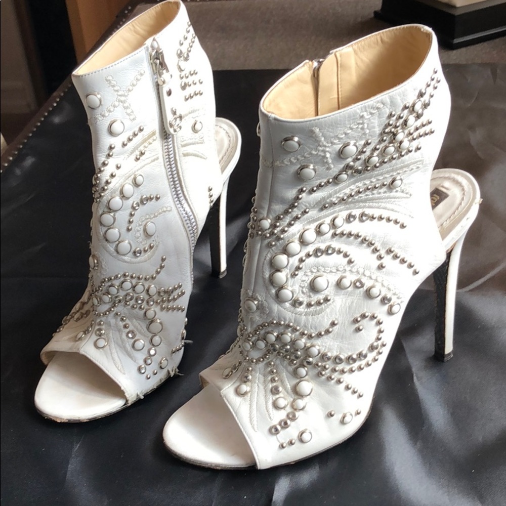 Sizzle Cavalli white & silver booties